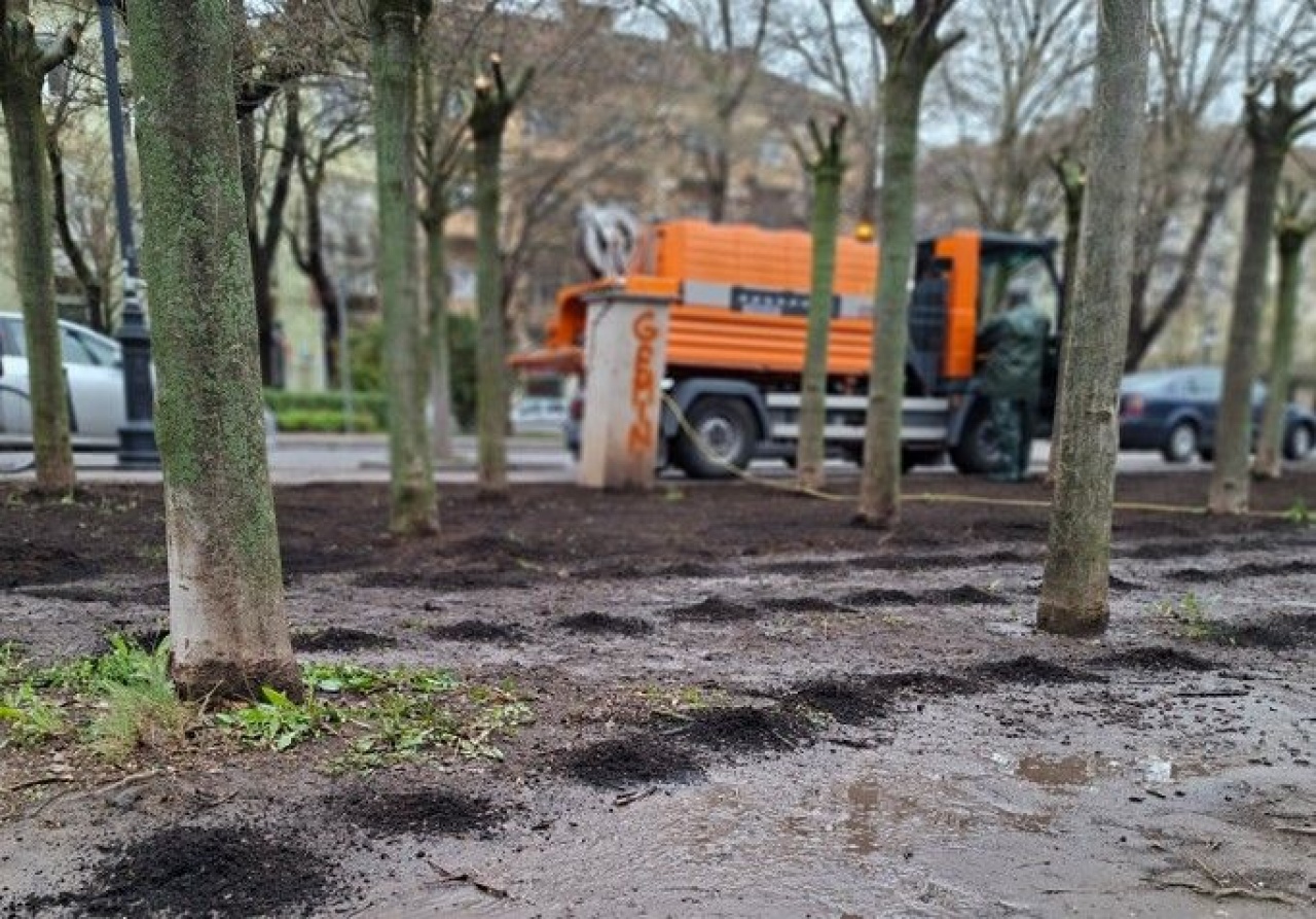 Folytatódik a munka a Rodostó téren