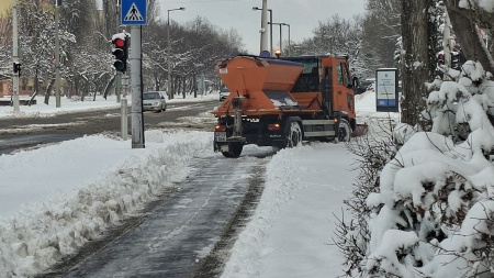 Ma is toljuk! Ma is toljuk!